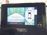 【パノラミックビューモニター】専用のカメラにより、上から見下ろしたような視点で360度クルマの周囲を確認することができます☆死角部分も確認しやすく、狭い場所での切り返しや駐車もスムーズに行えます。
