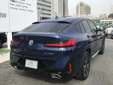 【前後重量配分50:50】重たいエンジンを出来るだけ車両中央に配置して搭載。重たいバッテリーをあえてトランク下部に配置する等の拘りの設計。「駆け抜ける歓び」をご体感下さい。