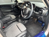 ◆LIBERALAは、輸入車選びの新たなスタイルを提案するインポート・セレクト・ブランドです。オーナー様となる方がクルマから直接感じる感性を第一にした、最良の一台との出会いをコーディネートいたします。