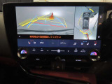純正ナビ付です。もちろん車両後方を表示するバックガイドモニターが付いていて車庫入れ安心!