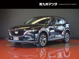 中古車専門再生工場にて熟練専任スタッフが丁寧に清掃、仕上げを実施しております。また、お客様に安心してご検討いただける様、公取協が定める基準に基づき車両検査を実施し、車両状態評価証を発行しております。