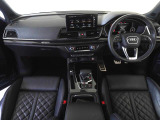 Audiのインテリアはエクステリア同様、優れたデザイン性とクオリティ、そして機能性を兼ね備えております。