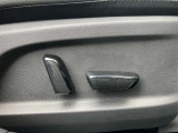 運転席はパワーシートでラクラク操作