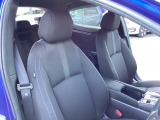 シートはフィット性も良く、楽な運転姿勢を保てます。