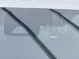 【プリクラッシュセーフティ】前方の車両等を検知し、衝突しそうな時は警報で注意を促し、ブレーキを踏む力をサポート。ブレーキを踏めなかった場合は衝突被害軽減ブレーキが作動、衝突回避をサポートします。