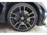 BMW承認の純正タイヤを装備しております☆お問合せ(無料ダイヤル)0078-6002-613077迄お待ちしております。大阪府吹田市芳野町5-55 毎水曜、第二・第三火曜日定休 営業時間10:00〜18:00