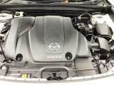ディーゼルエンジンとガソリンエンジンのメリットを兼ね備えたマツダの新世代エンジン『SKYACTIV-X』を搭載!優れた環境性能とともに走りの気持ちよさを楽しめます。