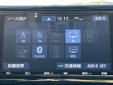 画面上でAM・FMやテレビ、Bluetooth、USB、HDMIなどのソースを選択できます。用途に合わせて使い分けやすく、音楽や情報を楽しみたい方にも便利な装備です。