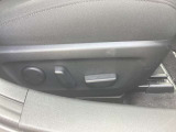 運転席は、10方向に動かせる10wayパワーシート付きです!