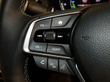 【ステアリングリモコン】ステアリングにオーディオ調節可能なスイッチが装備されていますので運転中でも視線をそらさずにオーディオの調節が可能です!