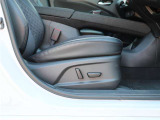 運転席パワーシート装備です。