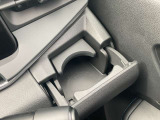 運転席用ドリンクホルダーです