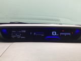 スピードメーターはこちら!すっきりとしたデザインで、昼間でも夜間でも見やすい設計になっています。