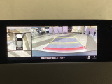 狭い場所での駐車やすれ違いなどでより的確な運転操作に役立つ360&deg;ビューモニターが装備されています。