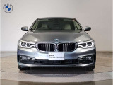 【キドニーグリル】BMWは約90年もの間、ほぼ全ての車両にひと目でBMWだと分かるこの特徴的なフロントグリルが備えられ、デザイン・アイコンとして親しまれてきました。