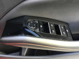 パワーウインド・電動格納付きドアミラースイッチは、ドアに集中☆