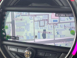 ●純正ナビ:一体感のあるナビは、高級感ある車内を演出してくれます。オーディオ機能も充実しておりますので、運転もより楽しめます♪