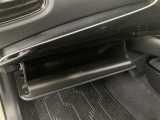 小物収納BOX有ります。