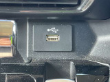 前席USB電源です。