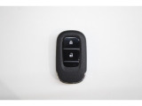 スマートキーはカバンの中やポケットに携帯するだけでドアロックの開閉・エンジンスタートが可能です!