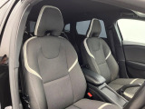 VOLVOのシートは人間工学に基づいた設計となっており、長時間の運転でも疲れにくいと定評があります
