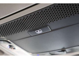 リアサンシェード付き、自動で開閉可能です。