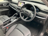 運転席足元も広く、運転しやすいです。