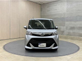 お車購入のポイントとなるフロントマスクです!シャープな目つきが印象的なデザインのヘッドランプです。
