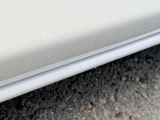 右ステップ部分に傷があります。