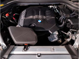 【BMWエンジン】革新的なガソリン・エンジン・テクノロジーによる高性能かつ高効率。レスポンスの良いパワーを発揮。常にスムーズな吸気を実現しアクセル開度にダイレクトに反応しドライビングを楽しく演出。
