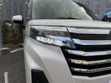 LEDヘッドライトです。デザイン性がよくとても明るいので、夜間の走行や悪天候でも安心です。しかも長寿命!