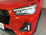 【LEDヘッドライト】ディスチャージヘッドライト(HID)と同等の明るさで、夜道や雨天走行が明るく視界良好!! フォグライトも装備で、安心感さらにUPです♪安心ドライブを楽しんで下さい♪