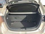 日常の使用に十分な広さの荷室です♪簡単な操作でシートアレンジもできます♪
