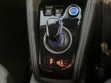 e-POWER独自のシフトノブです。感覚で入力できますので運転操作が楽になります