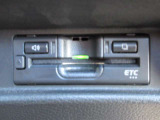 ETCももちろん搭載。いちいち料金所で停車する必要なんて当然ないです。スムーズにストレスなくドライブをお楽しみください。(※支払総額にセットアップ費用は含まれておりません。)