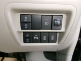 両側オートスライドドアで運転席からも操作出来ます。