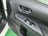 運転席側のドア部。パワーウィンドーのスイッチになります。