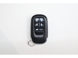 スマートキーはカバンの中やポケットに携帯するだけでドアロックの開閉・エンジンスタートが可能です!