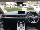 インテリアは今のマツダ車を象徴するおしゃれなデザインです!