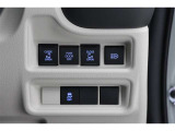 機能性溢れる運転席まわり。使いやすいスイッチ類の配置で運転中のストレスを軽減し楽しくドライブできますよ。