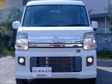 納車以降、お車のメンテナンスは自宅近所の日産サービス拠点にて承ります。専門の教育を受けたサービスフロント&メカニックが無料1ヶ月点検から法定/車検整備、万一の故障・不具合の修理まで全て担当いたします。
