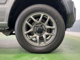 アルミホイールだけでも車のイメージがかなり変わりますね。