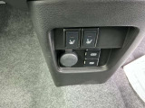 運転席、助手席にシートヒーターがついています!