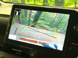 【バックカメラ】駐車時に後方がリアルタイム映像で確認できます。大型商業施設や立体駐車場での駐車時や、夜間のバック時に大活躍!運転スキルに関わらず、今や必須となった装備のひとつです!
