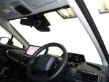 見通しのよいすっきりとした視界で、誰でも運転しやすいです。運転のしやすさは疲れにくさにも繋がりますよ♪