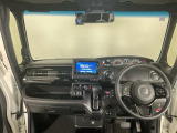【前方視界】開放的な前方視界!運転がしやすく疲れにくいです♪窓が大きく、見通しがとっても良いおクルマですよ♪