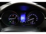 マルチインフォメーションディスプレイ付きのメーターです!エコ運転へ導く多彩な情報を表示してくれます。