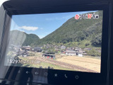 テレビ番組を画面で視聴でき、停車中の待ち時間も楽しく過ごせます。大きく映像が表示されるため内容を確認しやすく、お出かけ先での休憩時間にも活用いただける装備です。
