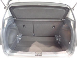 荷室は荷物を隠せるトノカバー付!充分な荷室の広さです!