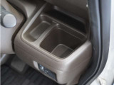 ◆ドリンクホルダー◆手の届きやすい場所にドリンクホルダーがあり、とても便利です。